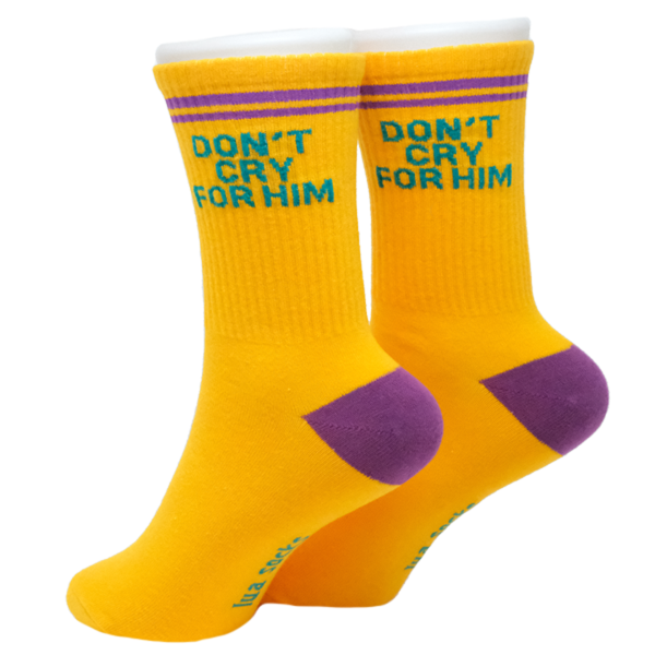don`t cry for him socks gelb